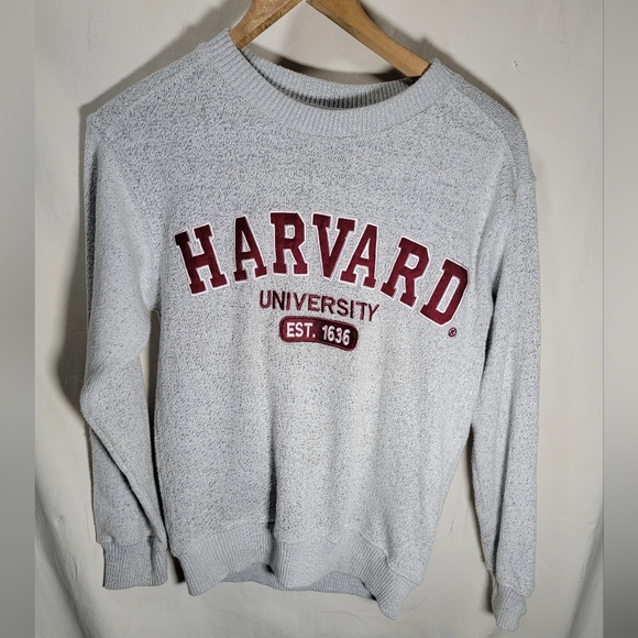 Unisex Harvard University est. 1636 size XS Licensed Gear gray sweater. Nice! - Picture 1 of 4